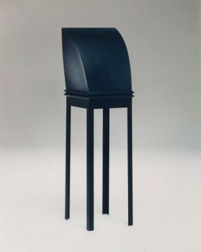 Sculpture objet. Métal soudé peinture polyuréthane 154 x 39 x 39 cm. 1993